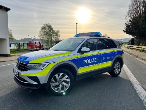 Die Polizei sucht den Besitzer einer Matratze, die am 9. August von einem Anhänger geweht wurde.