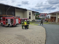 Rund 45 Einsatzkräfte aus mehreren Wehren waren am 24. September 2025 vor Ort; Einsatzleitung: Stadtbrandinspektor Andre Hesselbein.