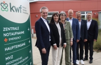 Von Links nach rechts: Landrat Jürgen van der Horst, Geschäftsführerin KWF Anne Bülling, Bürgermeisterin in Frankenberg/ Eder Barbara Eckes, Bürgermeister in Korbach Stefan Kieweg Geschäftsführer KWF Sassan Pur, Transformationsmanager Gerd Brückmann
