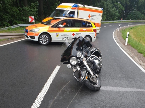 Ein Unfall auf der B 251 im Landkreis Waldeck-Frankenberg rief am 8. September 2024 Retter und Polizeikräfte auf den Plan.