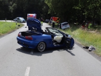 Beide Fahrzeuge wurden durch den Zusammenprall schwer beschädigt und mussten abgeschleppt werden.