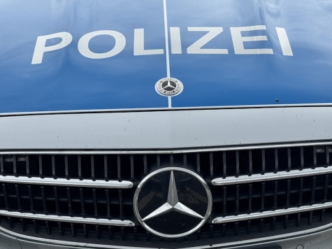 Die Polizei ist auf der Suche nach Zeugen, die Hinweise zu den Tätern geben können.