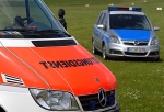 Polizeikräfte und eine Rettungswagenbesatzung rückten am 9. Juli 2023 zu einem Unfall bei Schmillinghausen aus.