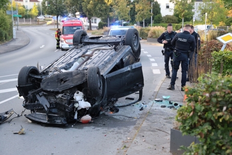 Am 7. September 2025 überschlug sich in Korbach ein Ford Fiesta und blieb auf dem Dach liegen.