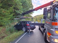 Am 12. September 2025, 18 Uhr, kam ein Audi Q5 zwischen Geismar und der Kläranlage (B 252) von der Fahrbahn ab und prallte in die Leitplanke.
