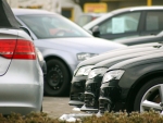 Hinweise zu einer Verkehrsunfallflucht auf dem OBI-Parkplatz in Korbach nimmt die Polizei entgegen.