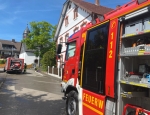 Ein Holzstapel im Triftweg wurde entzündet - die Feuerwehr verhinderte Schlimmeres. 