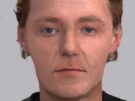 Zwei Spaziergänger fanden an einem Hochsitz neben der K 112 die sterblichen Überreste eines unbekannten Mannes.