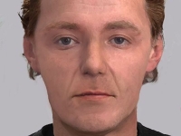 Zwei Spaziergänger fanden an einem Hochsitz neben der K 112 die sterblichen Überreste eines unbekannten Mannes.