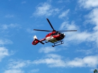 Ein Rettungshubschrauber war an der Unfallstelle auf der K 50 bei Rockensüß im Einsatz.