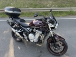 Ein 22-jähriger Motorradfahrer kam auf der L 3336 in einer Kurve von der Fahrbahn ab und wurde schwer verletzt.