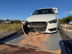 Am Kreisverkehr am Ziegelgrund kam ein Audi A3 am 11. August 2026 nach einem Unfall hinter dem Rondell zum Stehen.