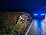 Zwischen Rennertehausen und Haine prallte am 24. Oktober 2026 ein VW Passat frontal gegen einen Baum.