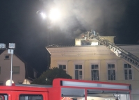In einem Wohn- und Geschäftshaus in der Höxteraner Innenstadt kam es am Mittwoch (15. November 203) gegen 17.50 Uhr zu einem Brand.