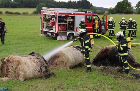Rund 70 Einsatzkräfte waren am Ortsrand von Eppe im Einsatz.