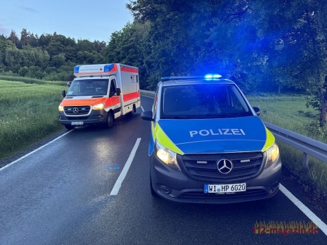 In einer Linkskurve kam der schwarze Golf am 6. August 2026 von der Fahrbahn ab und geriet in eine Böschung.