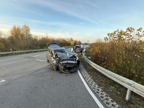 Am 5. November 2025 ereignete sich an der Einmündung der B 253 / L 3076 bei Frankenberg ein Auffahrunfall.