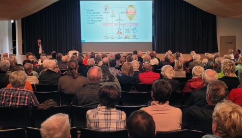 Die Veranstaltung stieß auf reges Interesse. Ca. 250 Besucher folgten gebannt Dr. Dr. med. Gabriel Dischereits Vortrag.