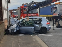 Ein im Landkreis Paderborn zugelassener Lkw und ein Volkswagen mit KB-Kennung sind am 7. Juni in Münchhausen kollidiert - die Unfallursache ist unklar.