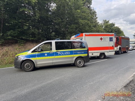 Schwerer Kreuzungsunfall fordert zwei Verletzte