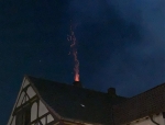 Ein Schornstein war in Braunau in Brand geraten - Feuerwehren und der Schornsteinfeger waren am 29. November vor Ort.