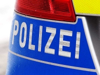Beamte der Korbacher Polizeistation suchen Zeugen einer Verkehrsunfallflucht in Waldeck.