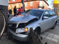 Ein Unfall im Kreuzungsbereich der Landesstraße in Sachsenberg rief Polizei, Rettungsdienste und Einsatzkräfte der Feuerwehr auf den Plan