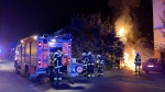 Meterhohe Flammen sorgten am 15. August 2026 bei einem Einsatz in der Schirmerstra&szlig;e f&uuml;r eine gef&auml;hrliche Situation.