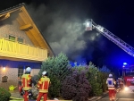 Am 28. September 2025 ist das Wohnhaus nach starker Verrauchung vorerst unbewohnbar; Ermittlungen der Brandursachenermittler folgen.