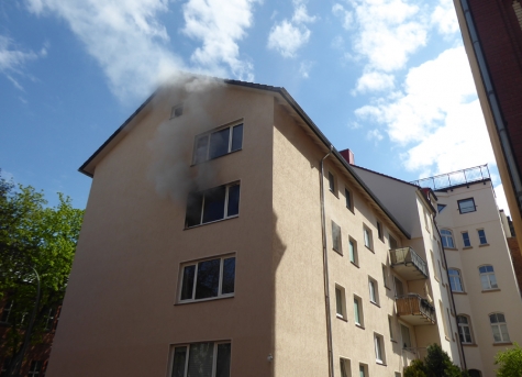 In Kassel ereignete sich am Donnerstag ein Zimmerbrand - es entstand Sachschaden in Höhe von etwa 50.000 Euro.