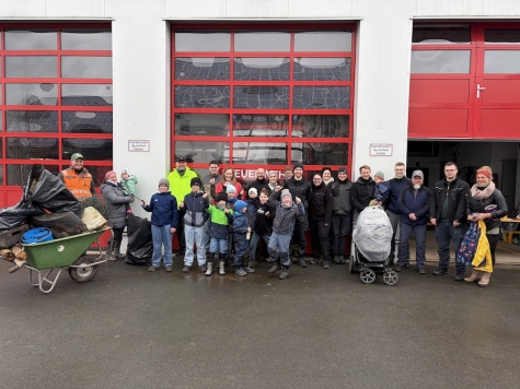 Zahlreiche Mitglieder der örtlichen Vereine beteiligten sich an der Aktion Saubere Landschaft.