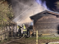 Am 1. November 2025 brannte in Marienhagen ein Schuppen mit angebautem Pferdestall; die Feuerwehr verhinderte ein Übergreifen auf Garage und Wohnhaus.