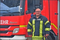 Michael Seebold rettet Leben am Telefon und ist in seiner Freizeit aktiver Feuerwehrmann..