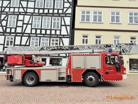 Beim Eintreffen der ersten Kräfte war das Feuer bereits von Anwohnern gelöscht worden.