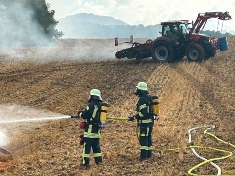 In der Wehrener Gemarkung brannte am 22. August 2026 Stroh auf einem Feld in Richtung Lohne.