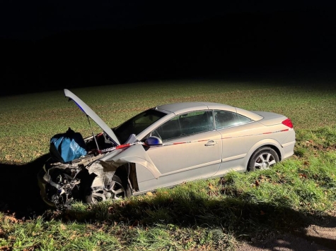 Am 6. November 2025 ereignete sich ausgangs Schmillinghausen ein Unfall zwischen einem Opel und einem Traktor.