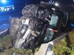Auf der B 64 zwischen Höxter und Godelheim kam ein BMW in der Nacht zum 2. September 2026 von der Fahrbahn ab.