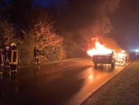 Am 20. Oktober 2022 brannte ein BMW auf der Landesstraße 3086 völlig aus.