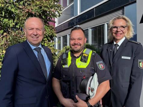 Polizeioberkommissar Florian Hatzig hat am 1. September 2026 eine neue Aufgabe im Bezirksdienst der Polizei Paderborn übernommen.