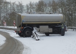 Glatte Straßen haben am Donnerstagvormittag (19. Januar 2023) zu einem Alleinunfall auf der Bundesstraße 252 bei Dorfitter geführt.