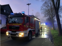 Bei einem Zimmerbrand in Wülfte war die Feuerwehr am frühen Freitagmorgen mit mehreren Trupps unter Atemschutz im Einsatz.