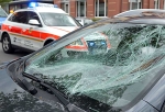 Am 9. Februar 2022 wurde ein Auto in Korbach von einem Stein getroffen - die Polizei ermittelt und sucht Zeugen.