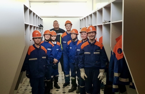 Die Jugendfeuerwehr erhält 16 individuell gefertigte Spinde für ihre persönliche Schutzausrüstung.