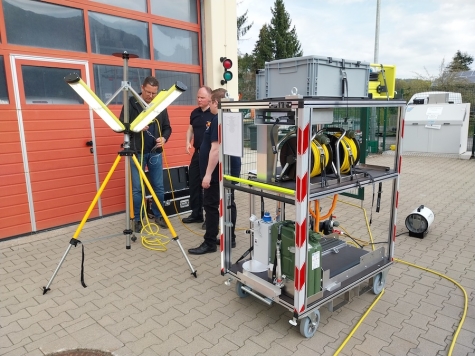 Bei der Fortbildung vertieften die Führungskräfte der Feuerwehr ihr Wissen an mehreren Stationen.