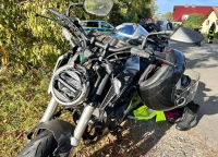 Zwei Motorräder kollidierten am 1. Oktober 2023 in Dodenau miteinander - Polizei, Feuerwehr und Retter waren im Einsatz.