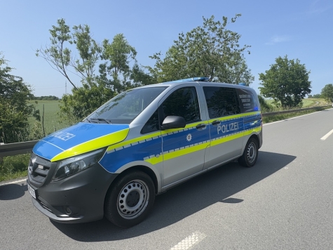 Der Wagen war am 18. August 2025 in der Feldgemarkung bei Eppe entwendet worden – unverschlossen, Zündschlüssel steckte.