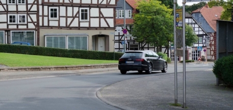Stadt und Landkreis prüfen Maßnahmen, um Querungen in Ortsteilen und Kernstadt sicherer zu machen.
