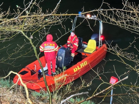 Nach dem Hinweis auf einen Brückenspringer suchten rund 70 Einsatzkräfte den Bereich der Lahn in Gießen ab.