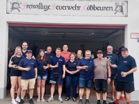 Die Dainroder Feuerwehrleute mit Axel Schneider und Andreas Baum von der Feuerwehr Lötzbeuren, zweiter und dritter von rechts.