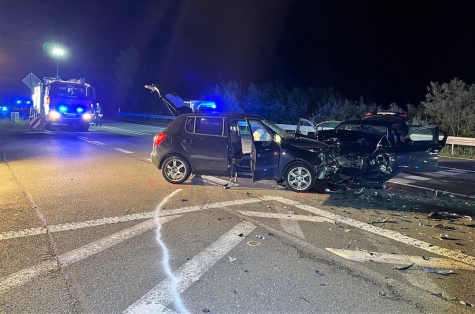 Am 16. Juli 2025 kam es bei Marienmünster-Papenhöfen zu einem Frontalzusammenstoß zweier Fahrzeuge, bei dem sieben Menschen verletzt wurden.